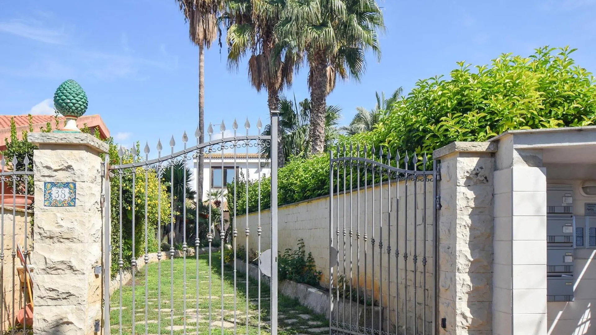 Holiday home Awesome Home In Marina Di Ragusa With Kitchenette