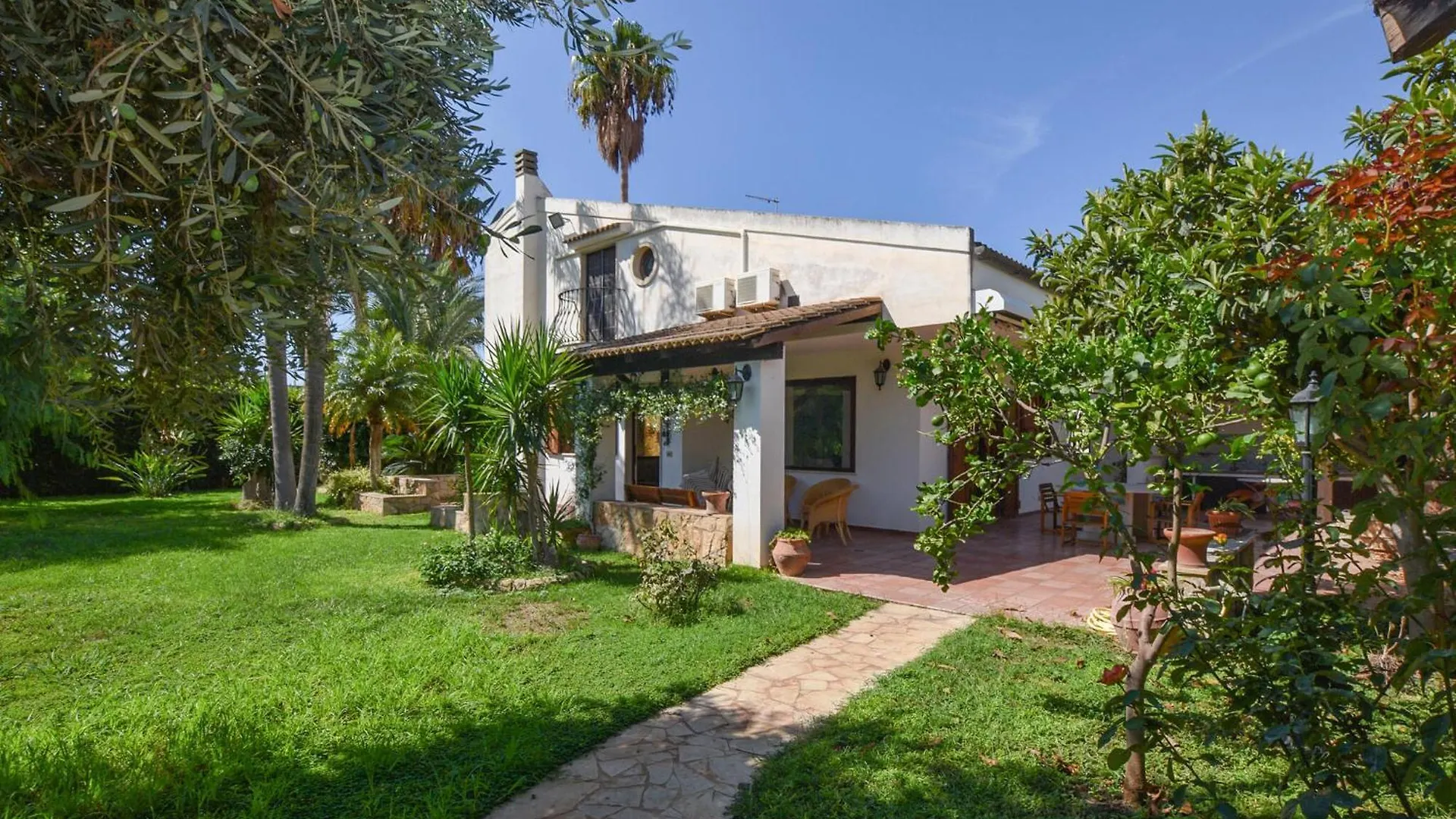 Holiday home Awesome Home In Marina Di Ragusa With Kitchenette